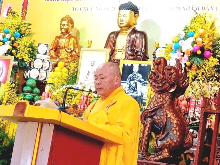 Thượng tọa Thích Tâm Định, Trưởng ban Trị sự Phật giáo tỉnh Thanh Hóa, Trưởng đoàn Đại biểu Phật giáo tỉnh tham dự Đại hội phát biểu cảm ơn.