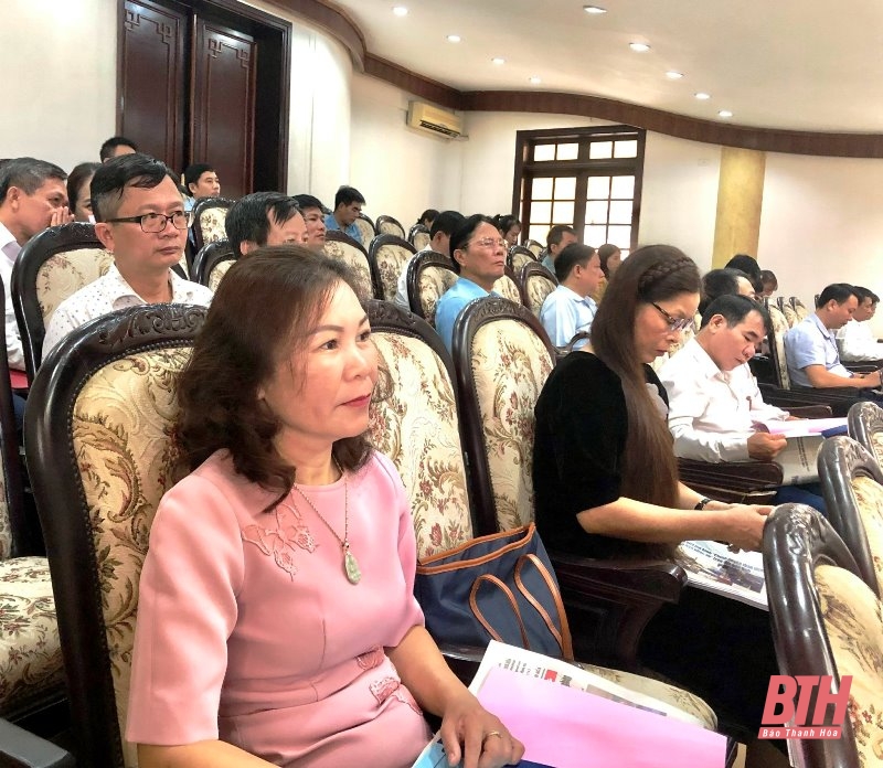 Các đại biểu dự hội nghị.