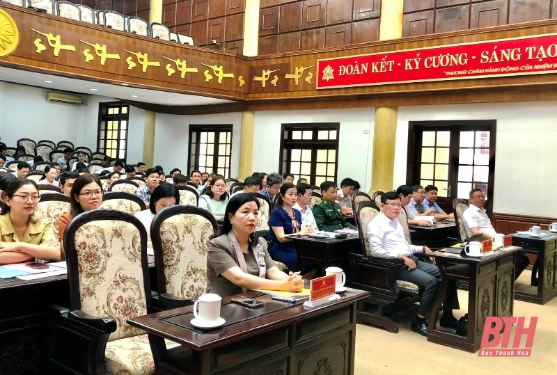 Các đại biểu dự hội nghị.