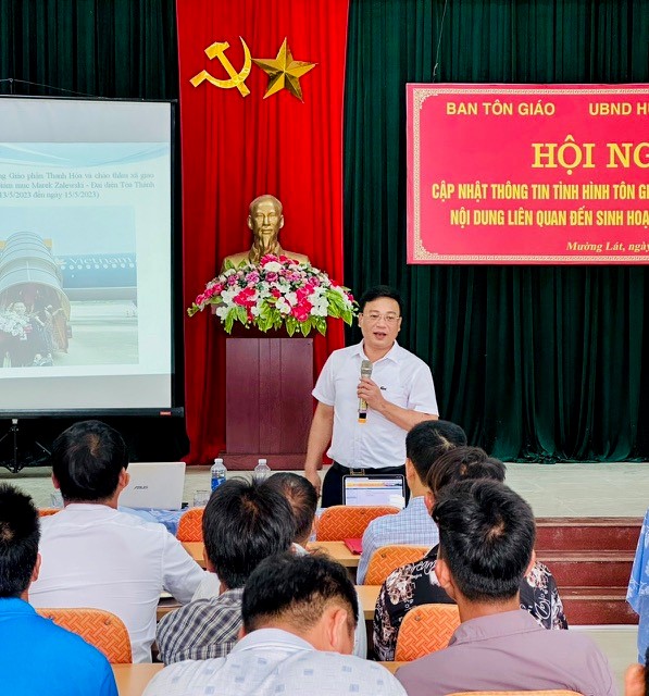 Đồng chí Hồ Việt Anh, Trưởng ban Ban Tôn giáo báo cáo chuyên đề tại Hội nghị
