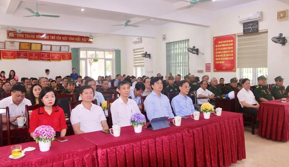 Các đại biểu dự hội nghị.